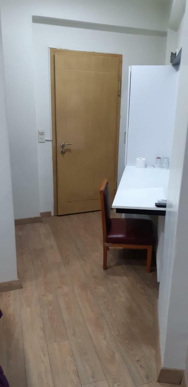 Arya Hotel